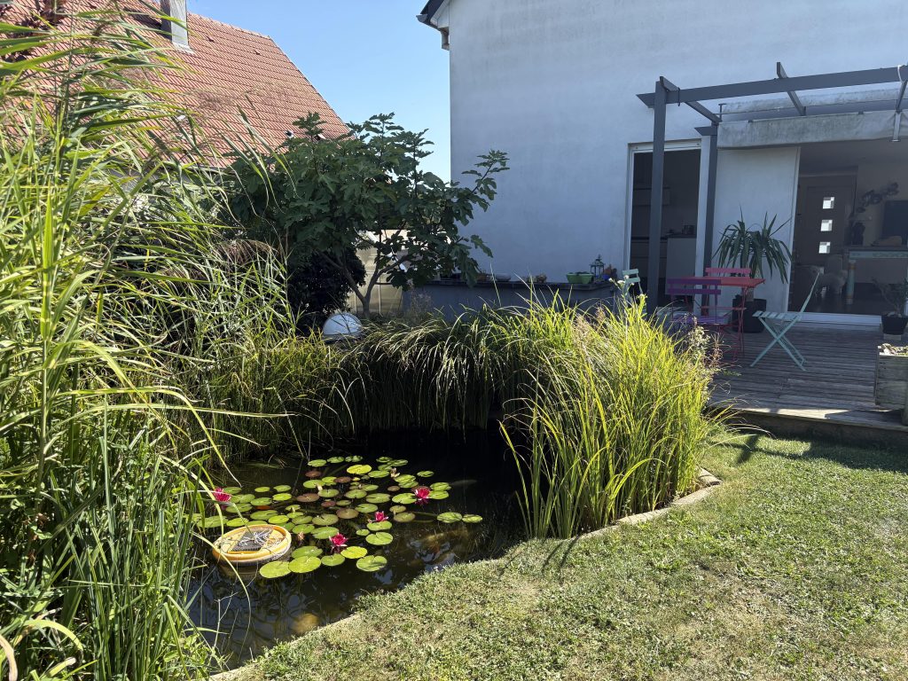 À LA CAMPAGNE : 438000 €